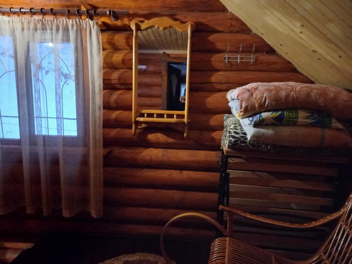 Затишний Будиночок Bukovets Exterior foto